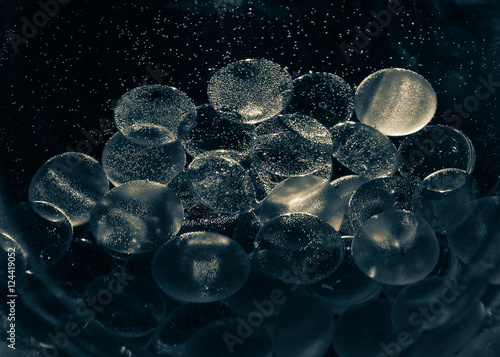 Decoration glass stones under water with air bubbles