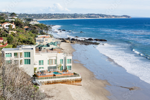 Houses by ocean in Malibu california