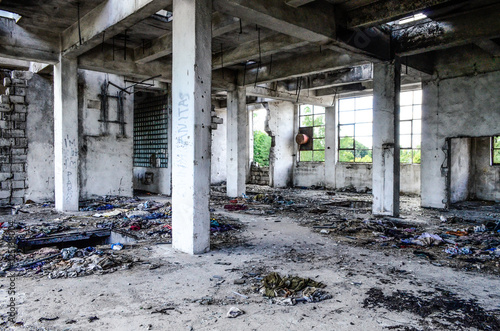 Warehouse, homeless - magazyn, bezdomki