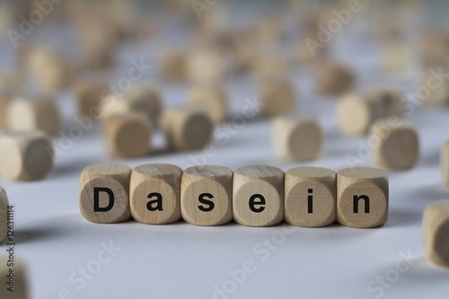 Dasein - Holzwürfel mit Buchstaben