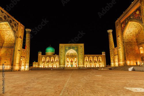 Samarkand Registan Square at nigth. Tilla-Kari Madrasa
