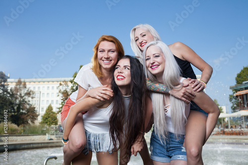 happy girls group in magdeburg