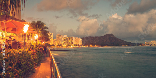 Walkway to Waikīkī