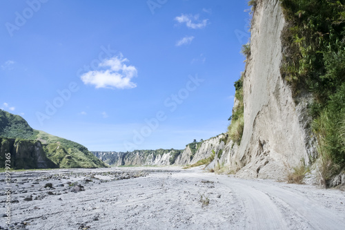 lahar river valley mount pinatubo philippines