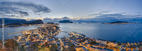 Alsesund Norwegen beleuchtet Panorama