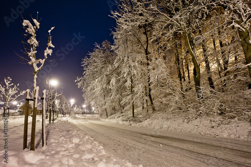 Mroźna zimowa noc w Muszynie w górach. Frozen winter night in the mountain in Muszyna - Poland. 