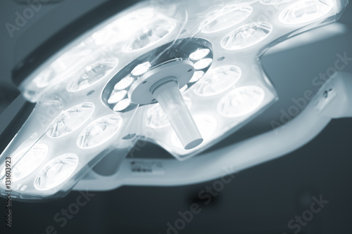 Operating room surgery light