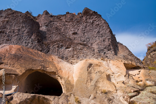 Skalne miasto Wardzia w Gruzji. The rock city Vardzia in Georgia.