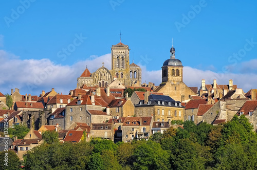 Vezelay, Burgund in Frankreich - the town Vezelay, Burgundy