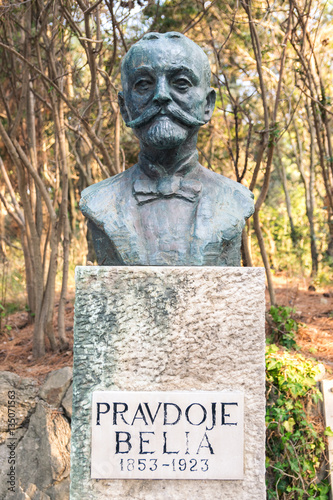 Statue dedicated to Belia, Pravdoje, Croatian forestry expert.
