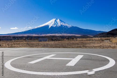 富士山とヘリポート