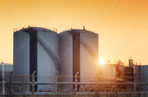 Natural Gas storage tanks , Oil tank , LPG , Petrochemical plant , Petroleum