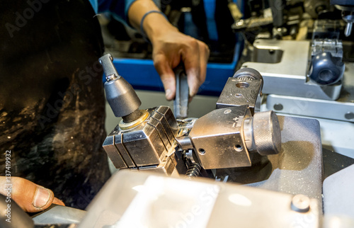 Craftsman sharpener locksmith working