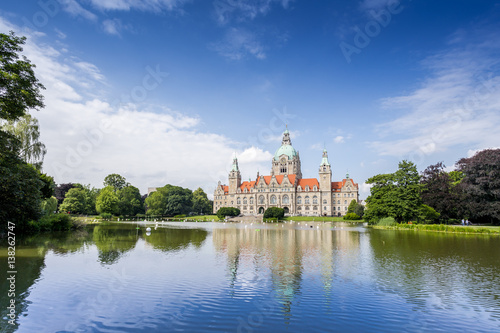 Neues Rathaus Hannover mit Maschteich