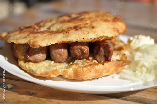 Cevapi u lepinji