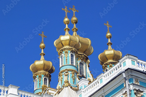 Golden onion domes on the Catherine's Palace, The State Hermitage Museum (Winter Palace), Tsarskoye Selo (Pushkin), south of St. Petersburg, Russian Federation