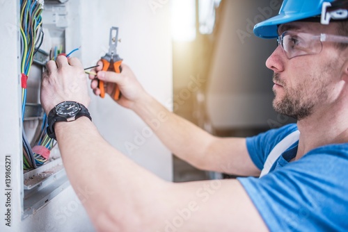Electric Technician Job
