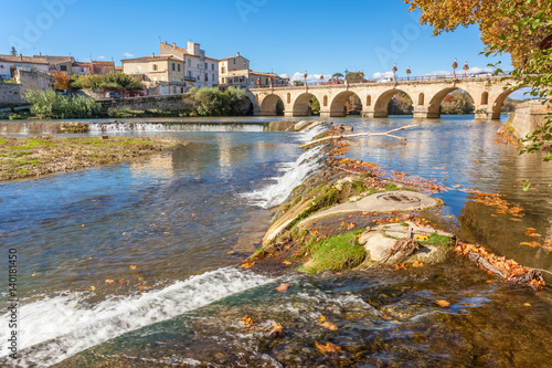 pont romain de Sommières sur le Vidourle, Gard, France 