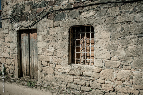 Vecchia casa abbandonata