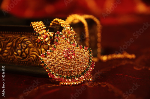  Indian Traditional Gold Necklace 