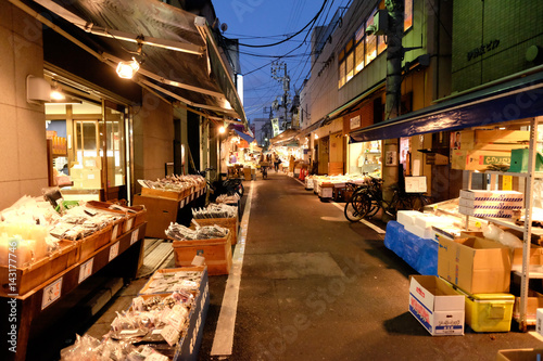 朝の築地市場付近