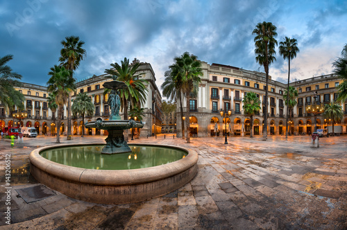 Placa Reial rano, Barcelona, ​​Katalonia, Hiszpania