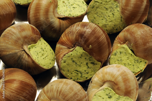 Escargot de Bourgogne Εσκαργκό Schnecke Lebensmittel Эскарго 法國蝸牛 Caracoles ائسکارقو エスカルゴ Ślimaki lądowe w kuchni Cuisine française French Französische Küche Kuchnia francuska Французская кухня