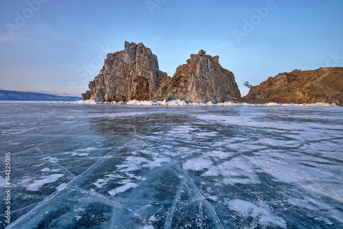 Байкал, остров Ольхон, мыс Бурхан, лед