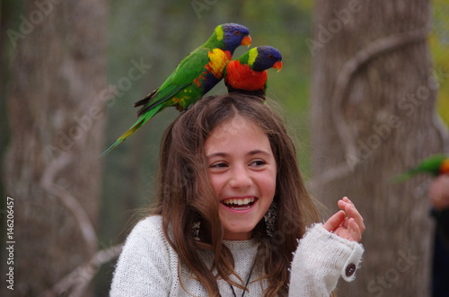 la fille aux oiseaux - bonheur