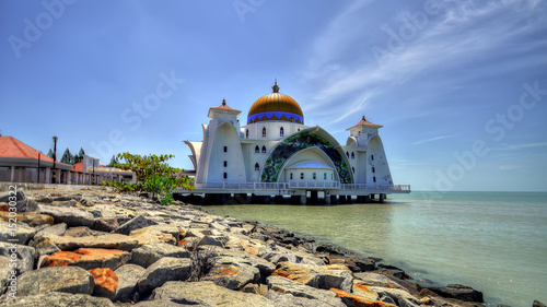  Malacca Straits Mosque ( Masjid Selat Melaka), It is a mosque located on the man-made Malacca Island near Malacca Town, Malaysia. Construction cost of the mosque is about MYR10 million.