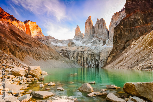 Laguna torres z góruje przy zmierzchem, Torres Del Paine park narodowy, Patagonia, Chile