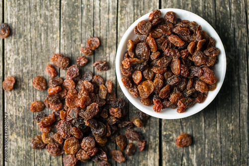 Sweet dried raisins.