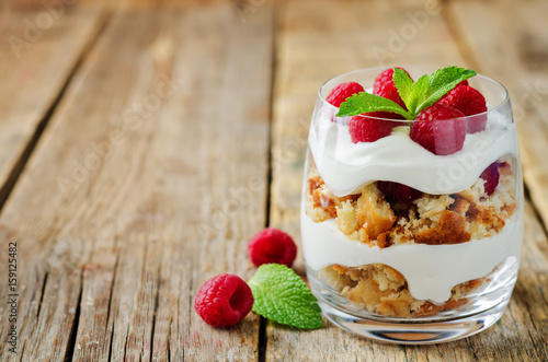 Greek yogurt raspberry biscuit parfait