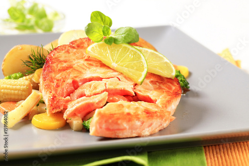 Salmon patty with mixed vegetables