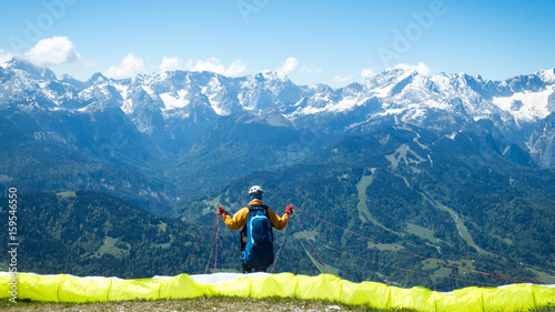  Paraglider im Allgäu 