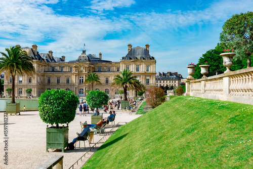 Jardin du Luxembourg, Paris, France. Senat, parc, chaises.