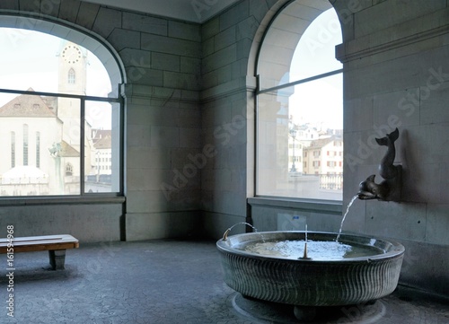 Brunnen im Helmhaus in Zürich