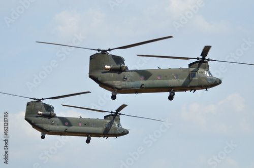 Formación de helicópteros de transporte Chinook