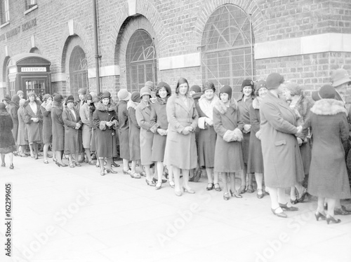 British Depression Queue. Date: circa 1929