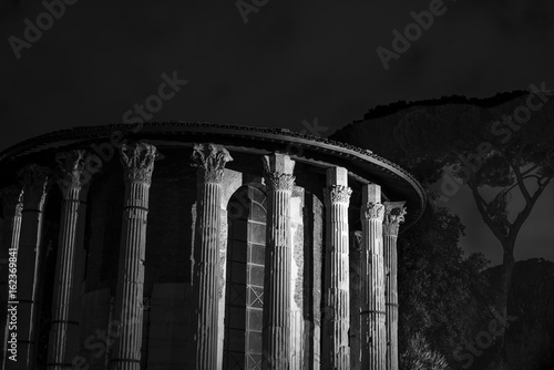 image of Rome at night, Temple of Vesta, Italy