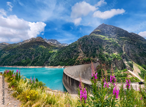 Italy, Valle D'Aosta, Valpellin, Place Moulin lake