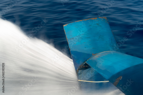 V-shaped wing of a hydrofoil boat based on the partial immersed principle in full driving