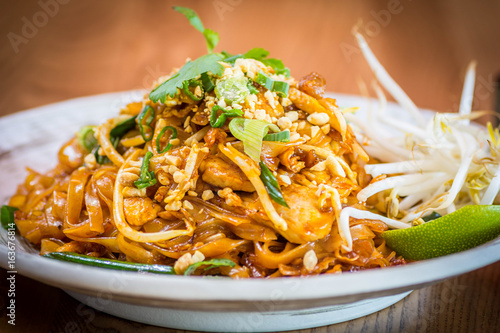 chicken pad thai noodles