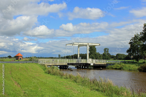 Klappbrücke Roggenberg am Dreyschloot (Ostfriesland, Niedersachsen)