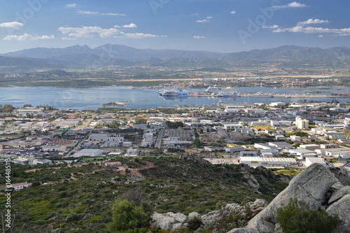 Blick auf Olbia in Sardinien