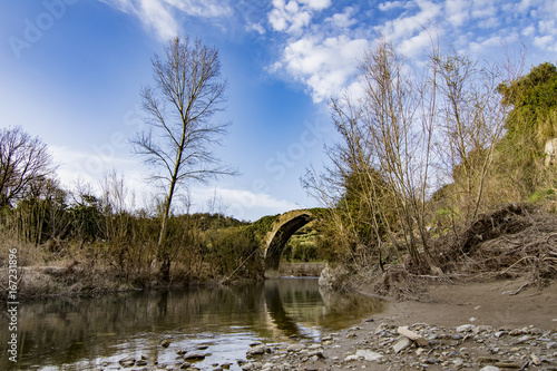 Antico ponte Romano nei pressi di Squillace, provincia di Catanzaro IT