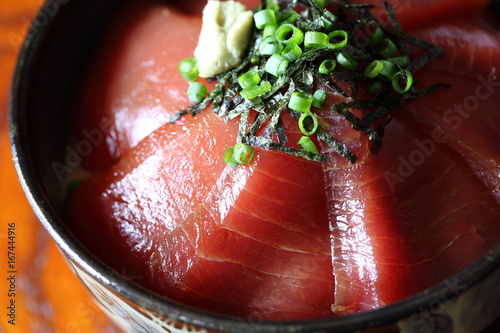 まぐろ漬け丼 seasoned tuna bowl