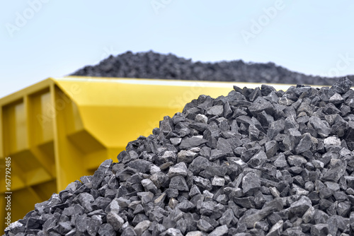 Raw materials crushed stones