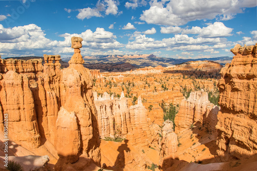 Thor's Hammer and other hoodoos in Bryce Canyon