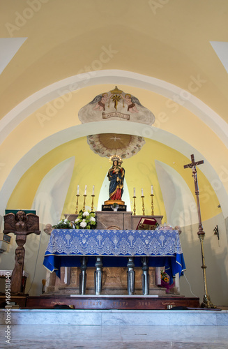 Altare maggiore del Santuario della Madonna del Carmine ad Avigliano (Potenza)
